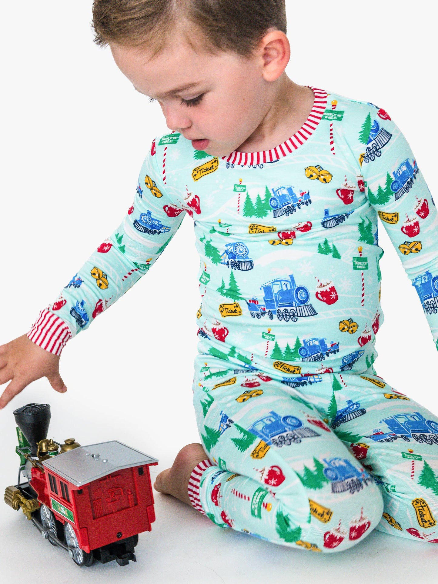 SoftSnooze™ Kids Bamboo Viscose Snowy Train Tracks Long Sleeve Pajama Set