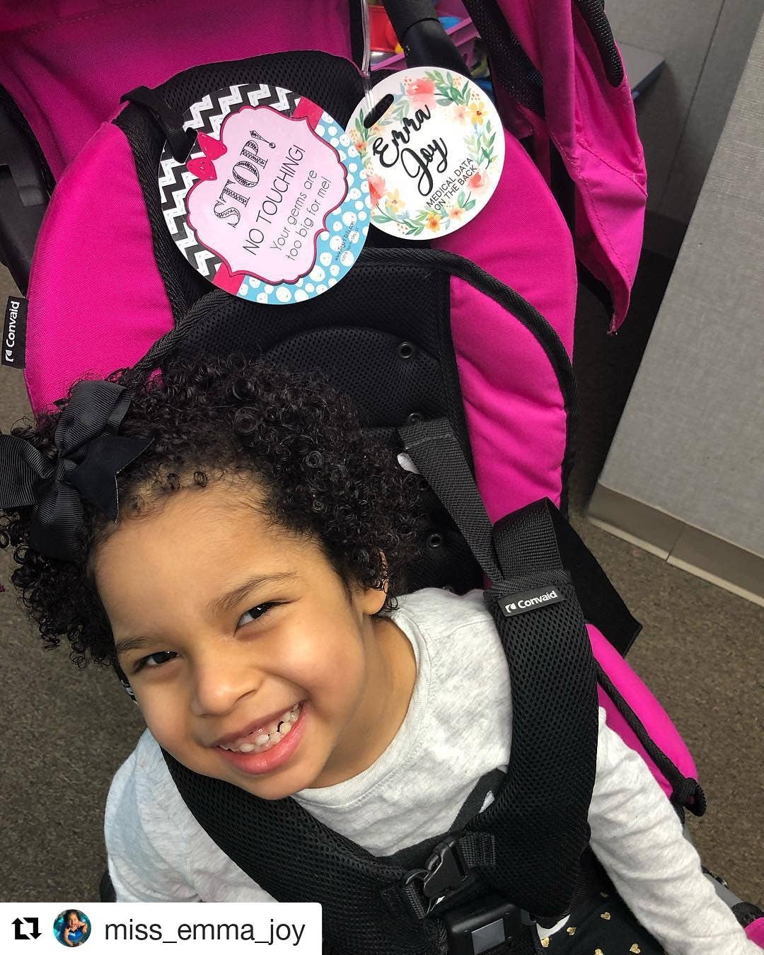 Zig Zag No Touching Car Seat and Stroller Tag